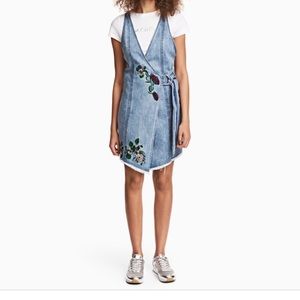 H&M loves Coachella Denim Dress 🌺